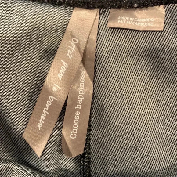 Dark Denim Stretch Capris 1X - Picture 7 of 10